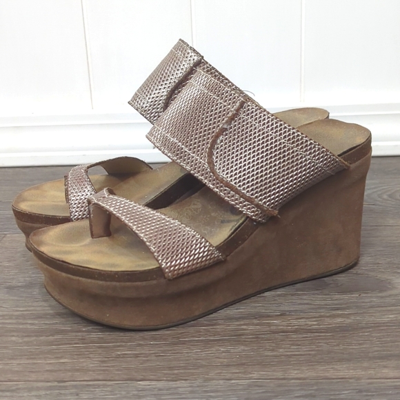 OTBT Shoes - OTBT Brookfield Wedge Leather Heels